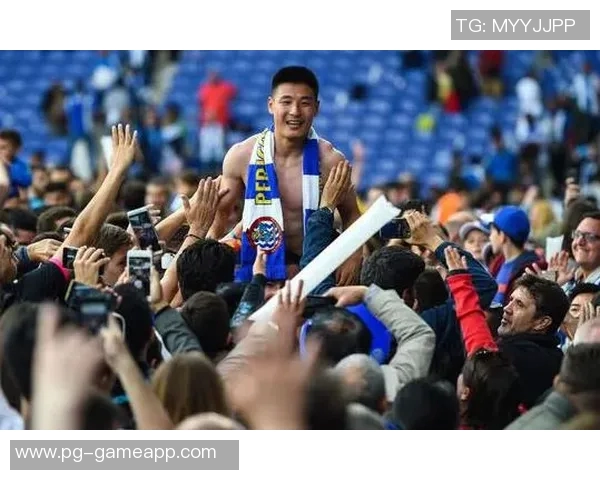 国王杯激战AC米兰逆转国米6-2补时进球点燃全场激情