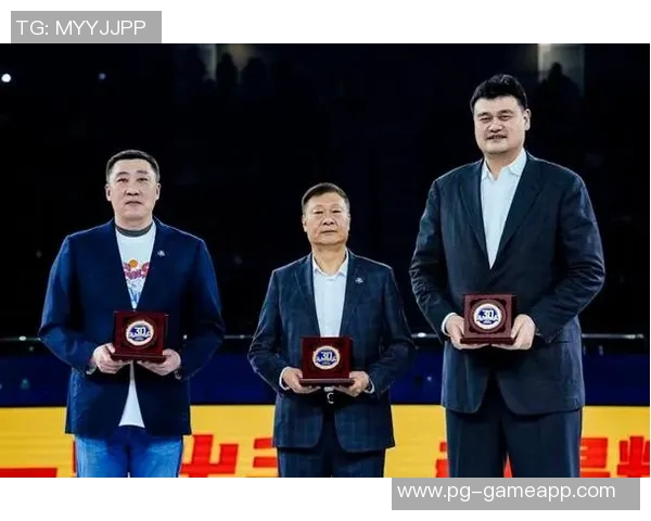 姚明从篮球场到人生舞台的传奇旅程与奋斗精神