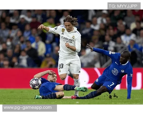 国王杯精彩对决皇马6-2大胜那不勒斯绝杀时刻引发全场狂欢