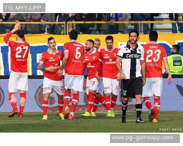 欧联杯激战皇马凭借绝杀战胜AC米兰全场沸腾