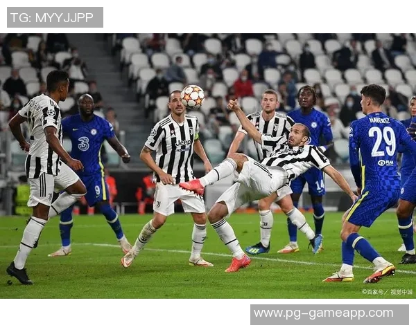 国王杯激战尤文图斯与AC米兰战平乌龙球瞬间引发全场热议与欢呼