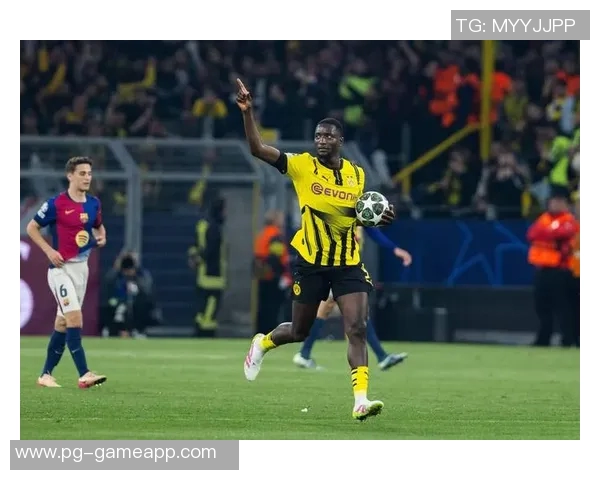 多特蒙德大胜巴萨红牌争议引发全场热议精彩集锦回顾