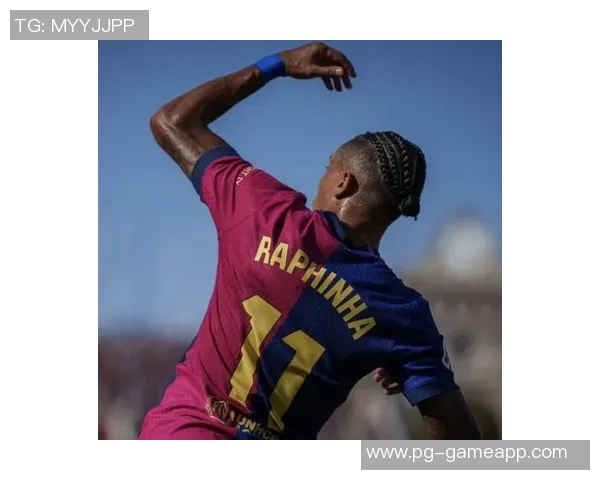 巴黎圣日耳曼大胜巴萨帽子戏法引发争议判罚引爆全场热情