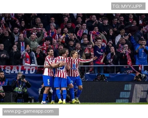 西甲精彩对决热刺与多特蒙德1比1平局绝杀瞬间引发全场狂欢 西甲精彩对决热刺与多特蒙德1比1平局绝杀瞬间引发全场狂欢